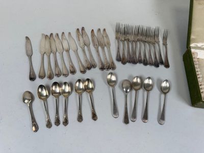 CHRISTOFLE. Suite de 12 couteaux et 11 fourchettes à dessert… - Photo 1