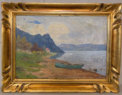 tableau représentant un bateau au bord d'un lac, avec des montagnes en arrière-plan