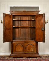 MEUBLE DE BOISERIE à deux corps en chêne, la partie supérieu… (photo 2)