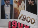 une vieille affiche de cinéma représentant deux hommes en smoking