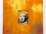 une image représentant un tableau de Marilyn Monroe sur fond jaune