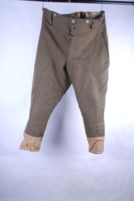 Un pantalon de tankiste français