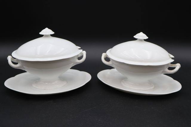 Paire de saucières en porcelaine Pouyat