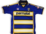 un gros plan sur un maillot de football bleu et jaune