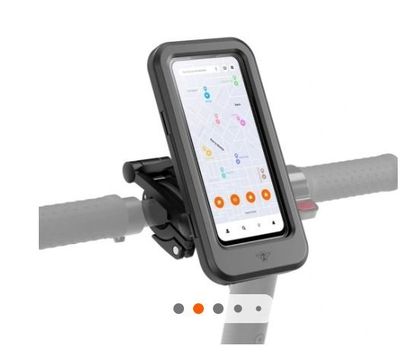 une photo d'un téléphone portable fixé au guidon d'un vélo