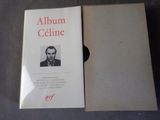 un livre ouvert avec la photo d'un homme en costume-cravate