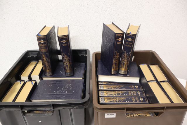 VERNE Jules : Les voyages extraordinaires. Jean de Bonnot. 32 vol...