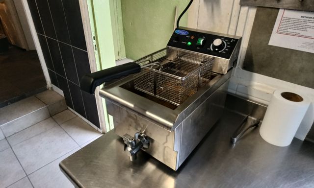 Friteuse électrique en 220v inox 1 bac 10 litres