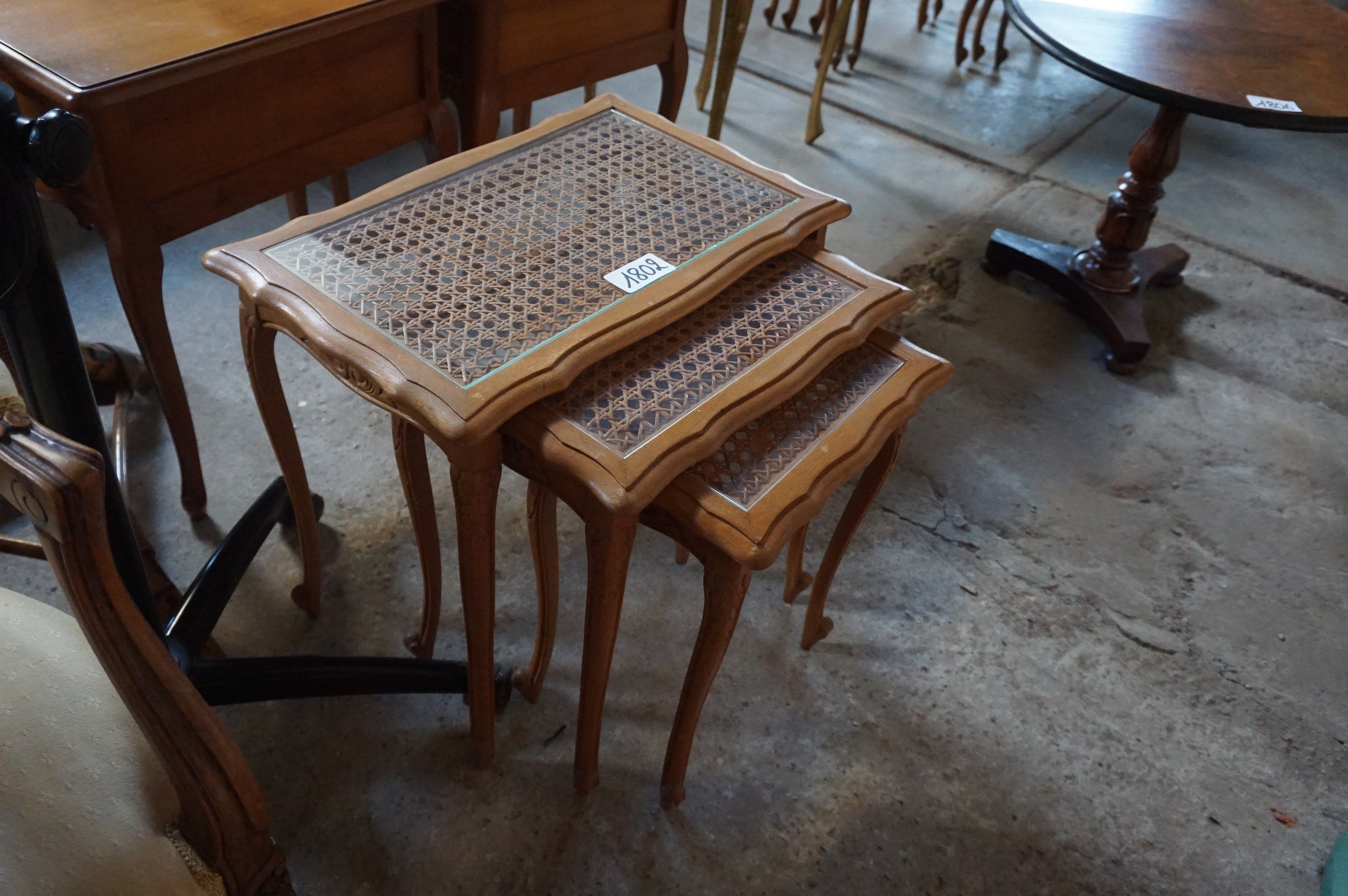 « tables gigognes » de style Louis XV - chêne avec canage