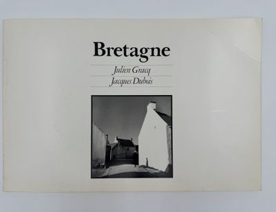 une photo en noir et blanc d'un bâtiment blanc sur laquelle on peut lire « breaganne »