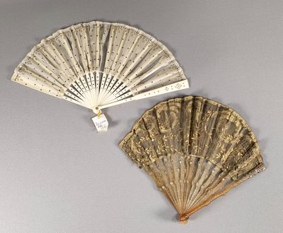 paire d'éventails pliants chinois, XIXe-XXe siècles