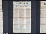 trois pages de vieux papier sur lesquelles figurent différents types de documents