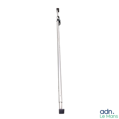 an image of a long pole with a handle on it