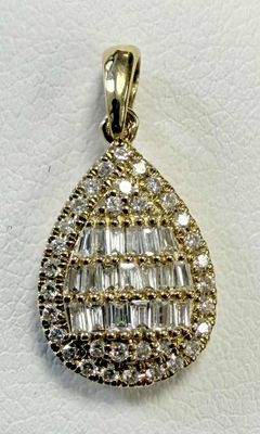 Pendentif Poire en jaune 18K (750‰) orné de diamants taille …
