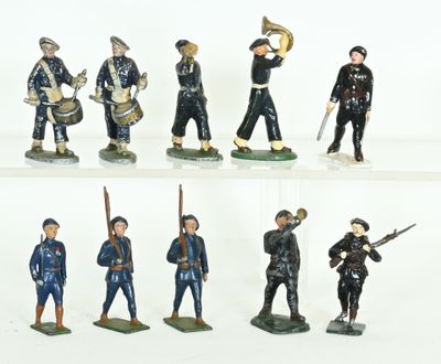 many figurines of men dressed in military uniforms