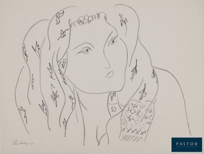 un dessin représentant une femme aux cheveux longs portant un foulard