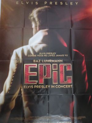 une image d'une affiche de cinéma pour le film « Epic », mettant en scène Elvis Presley en concert