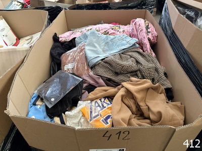 Box de vêtements - Photo 1