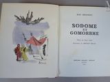un livre ouvert sur lequel figure l'image d'un homme et d'une femme