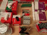 many different items that are sitting on a table
