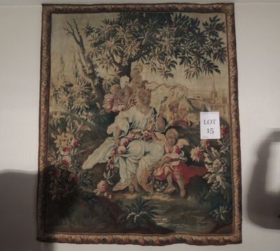 une image d'une tapisserie accrochée au mur