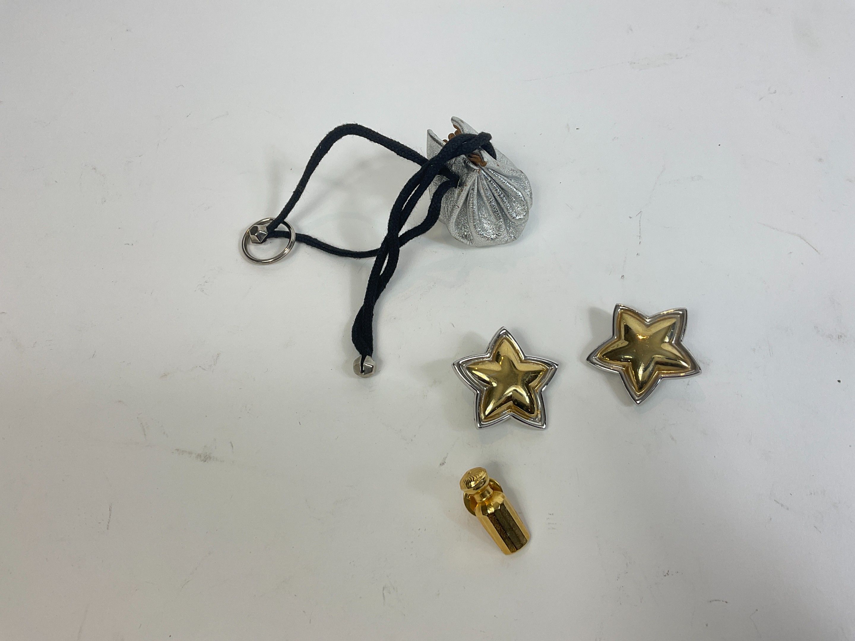 Objets d'art & Curiosités