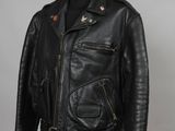veste en cuir noir sur un mannequin mannequin mannequin mannequin mannequin mannequin mannequin mannequin mannequin
