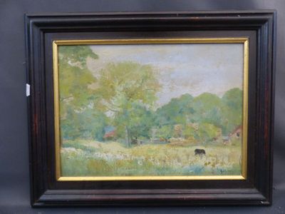 une peinture à l'huile représentant une vache paissant dans un champ, avec des arbres en arrière-plan