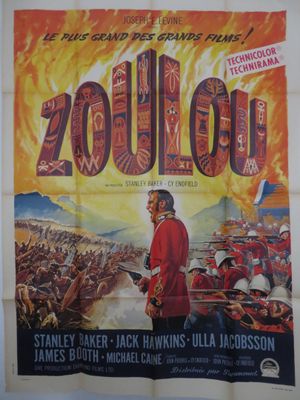 une affiche du film « Zooilloo » mettant en scène un homme vêtu d'un manteau rouge