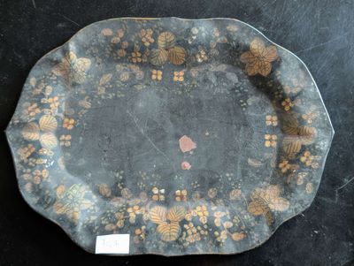 Petit plateau en tôle peint décors floral - Dim.