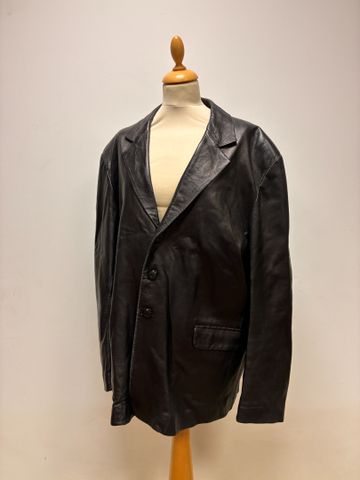 Veste en cuir d’agneau noir pour homme. Bon état