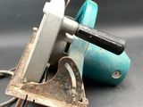 a small machine that is sitting on top of a table