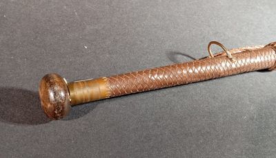 Canne basque dite "Makila" Fût en bois de néflier, pommeau p… - Photo 1