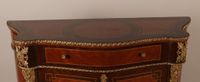Cabinet à hauteur d'appui en bois de placage et marqueterie … (photo 5)