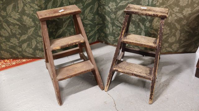 Lot de deux marchepieds en bois à 3 marches