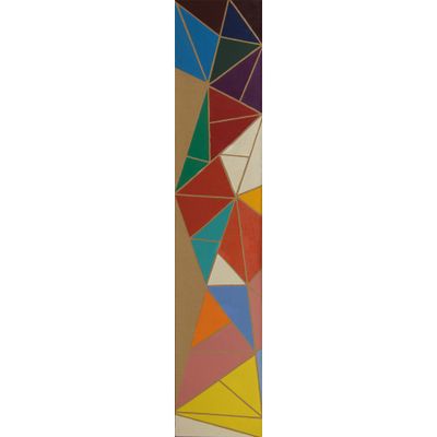 une peinture abstraite représentant une croix composée de triangles multicolores