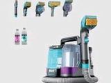 une photo d'un aspirateur sans fil et d'autres articles ménagers
