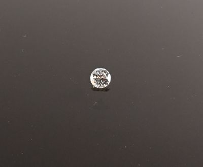 l'image d'un diamant isolé sur un fond noir