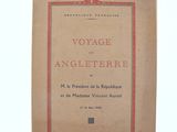 la couverture d'un livre ornée d'une bordure rouge