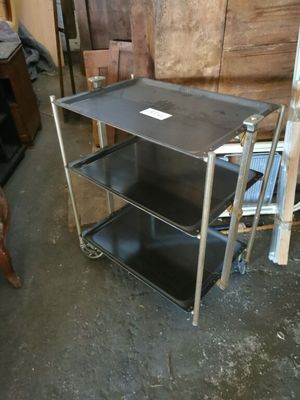 Caisse 105: lot de mobilier comprenant 2 carcasses de commod…