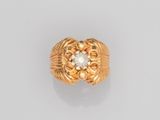 une bague en or et diamants