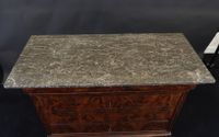 Commode en acajou ouvrant par un tiroir en ceinture et 3 tir… (photo 2)