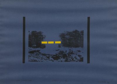 une image représentant la couverture d'un livre bleu avec une lumière jaune au milieu