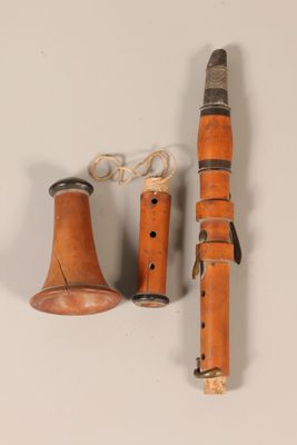 Clarinette en buis, trois clés laiton, estampillée NOE Frère… - Photo 1