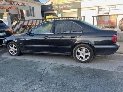 BMW SERIE 5 525Tds 2.5 Tds - 143 CV - Genre : VP - Carrosser…