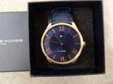 Montre Tommy Hilfiger pour homme avec bracelet en cuir bleu