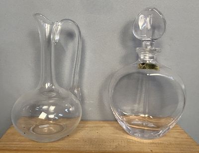 BAYEL Réunion de deux objets en cristal - 1 carafe à décante…