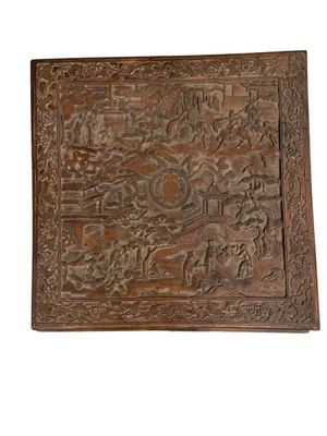 Coffret à étoffes en bois naturel à décor en léger relief de…