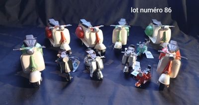 Reproductions de scooters vintage en métal, different…