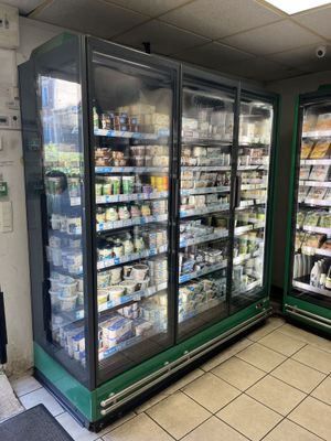 Trois vitrines réfrigérées positives trois portes (une porte…